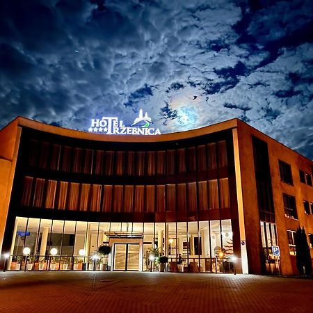 Hotel Trzebnica Kültér fotó