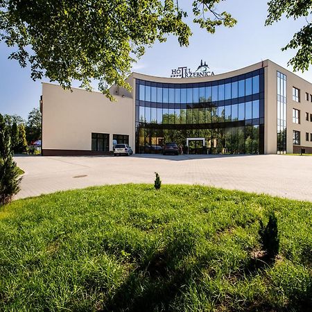 Hotel Trzebnica Kültér fotó