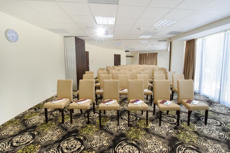 Hotel Trzebnica Kültér fotó