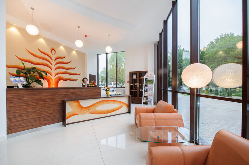 Hotel Trzebnica Kültér fotó