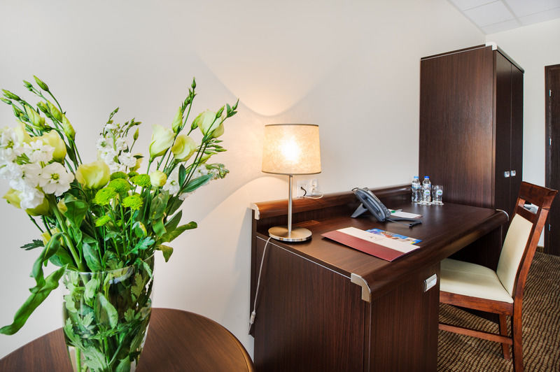 Hotel Trzebnica Kültér fotó