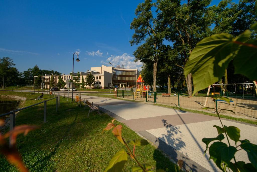 Hotel Trzebnica Kültér fotó