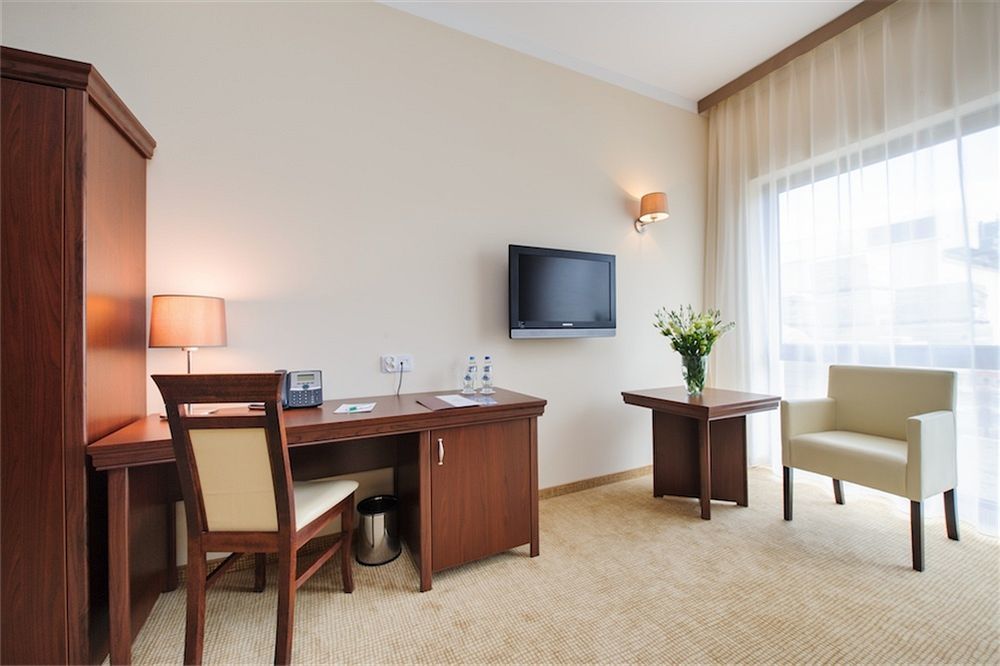 Hotel Trzebnica Kültér fotó