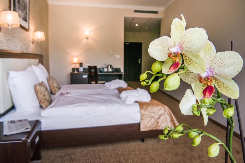 Hotel Trzebnica Kültér fotó