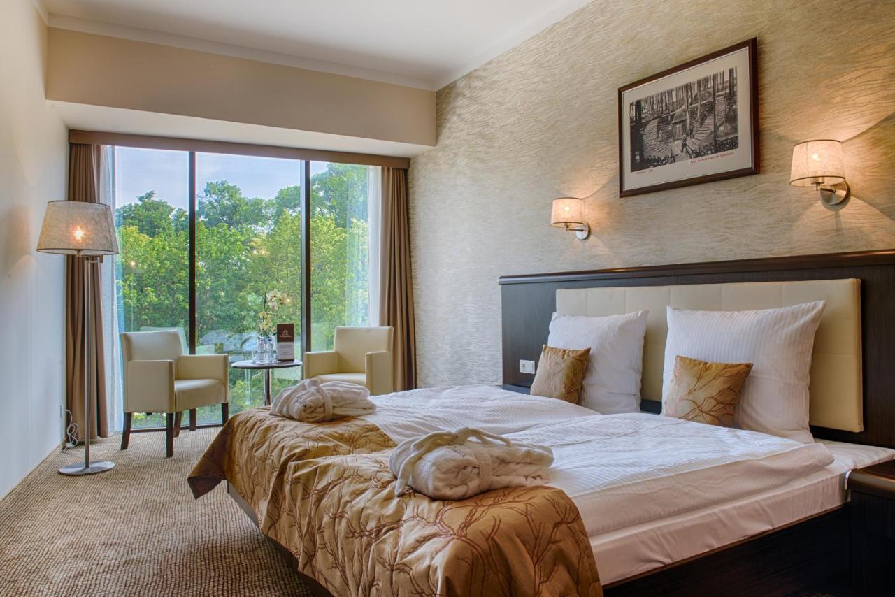 Hotel Trzebnica Kültér fotó