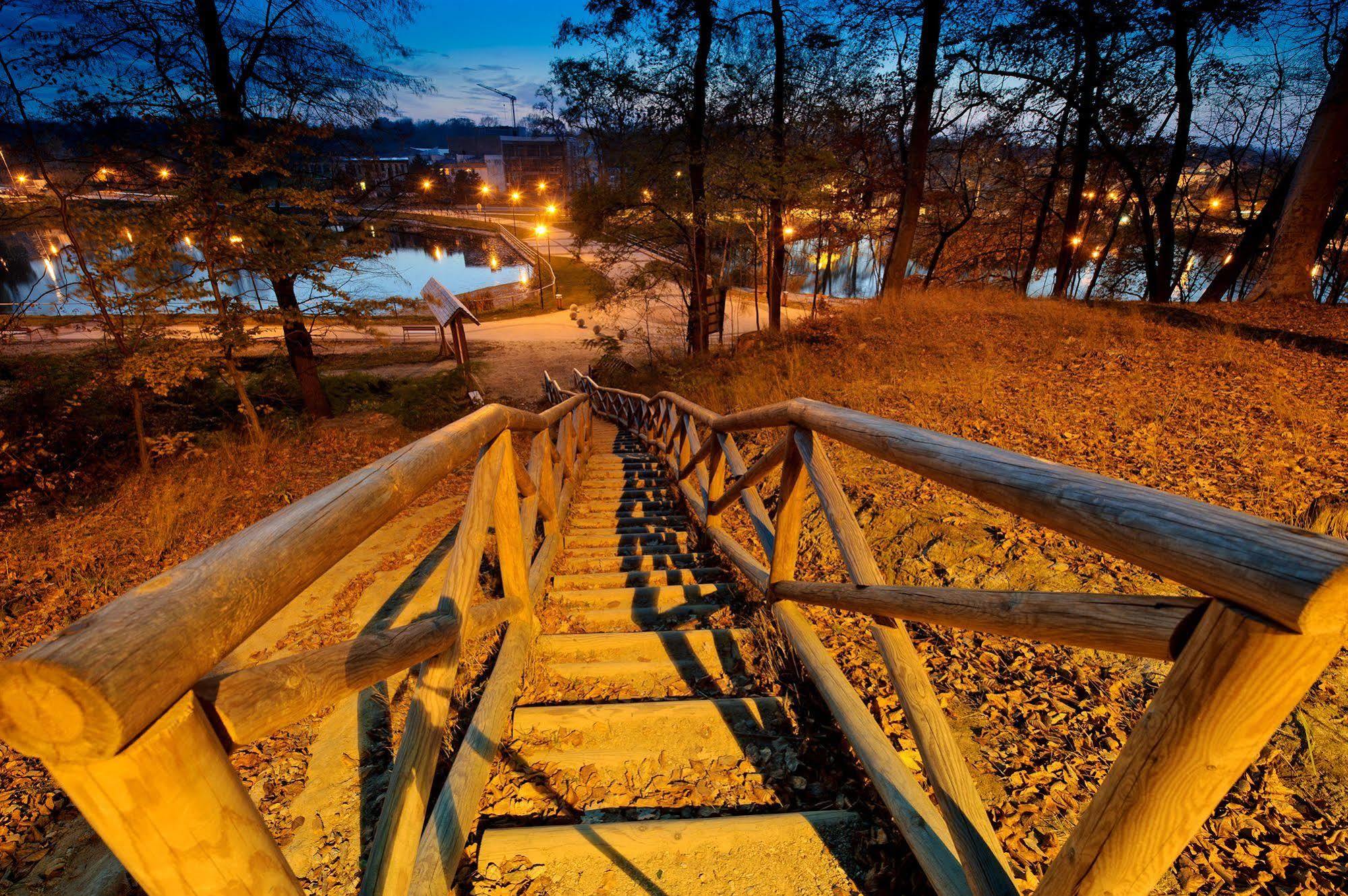 Hotel Trzebnica Kültér fotó