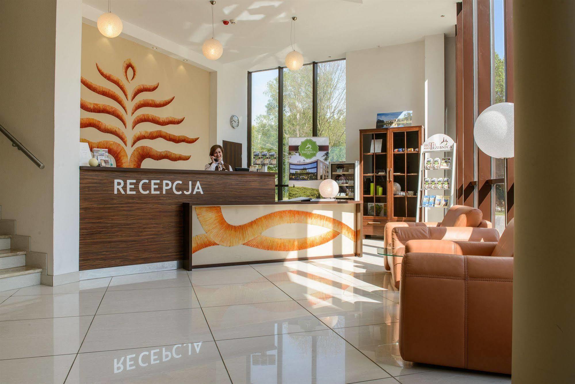 Hotel Trzebnica Kültér fotó